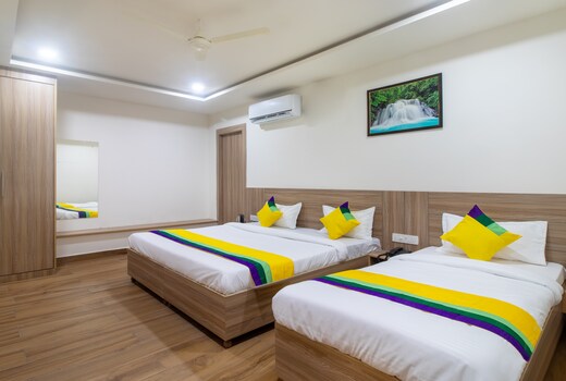 Itsy Hotels Krishna Residency, Govardhan Chauraha