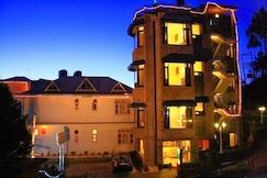 Kasauli Regency (Hangout-Rooftop Bar & Lounge), Kasauli
