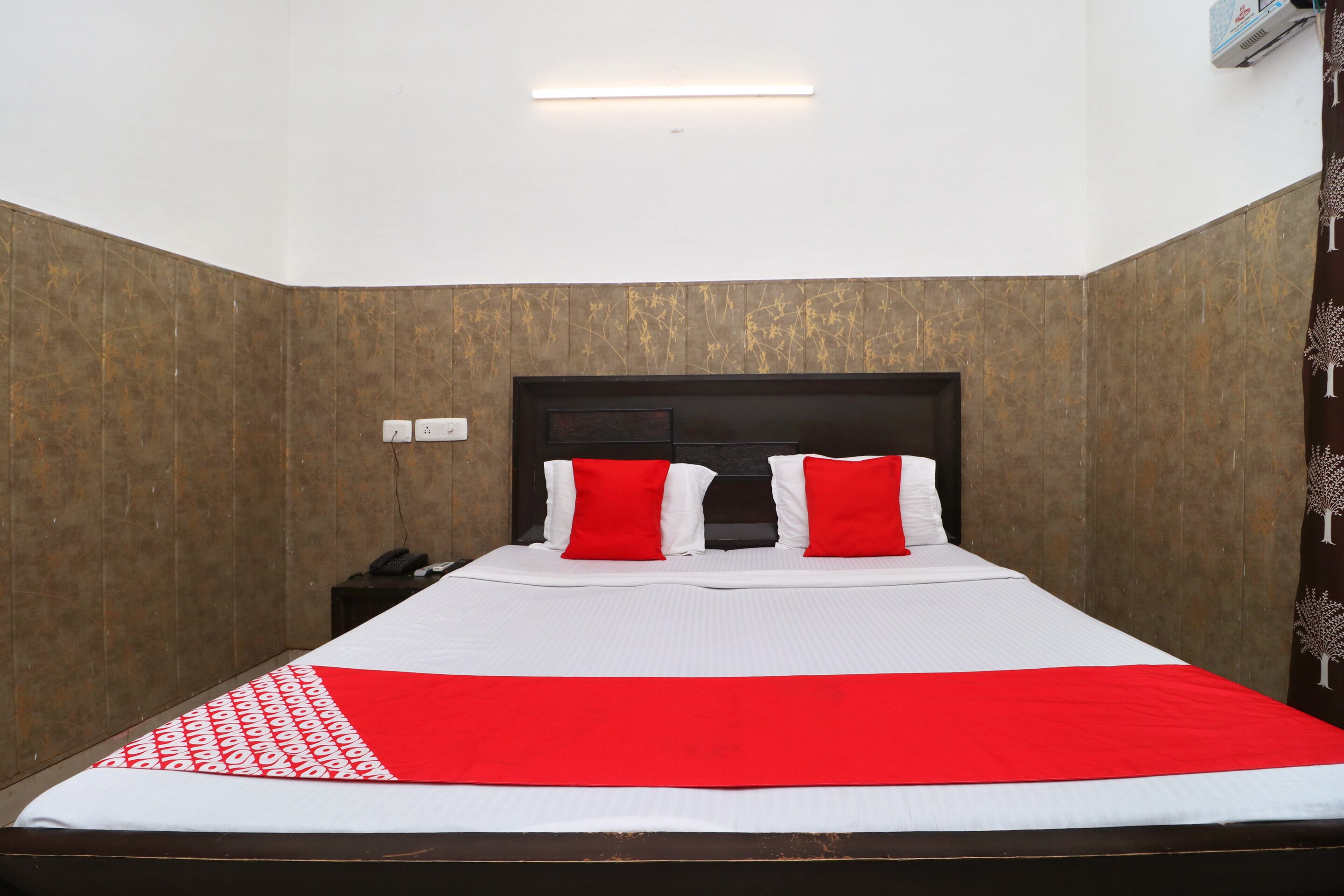 Hotel O Punjab Residency - Tap to explore photos