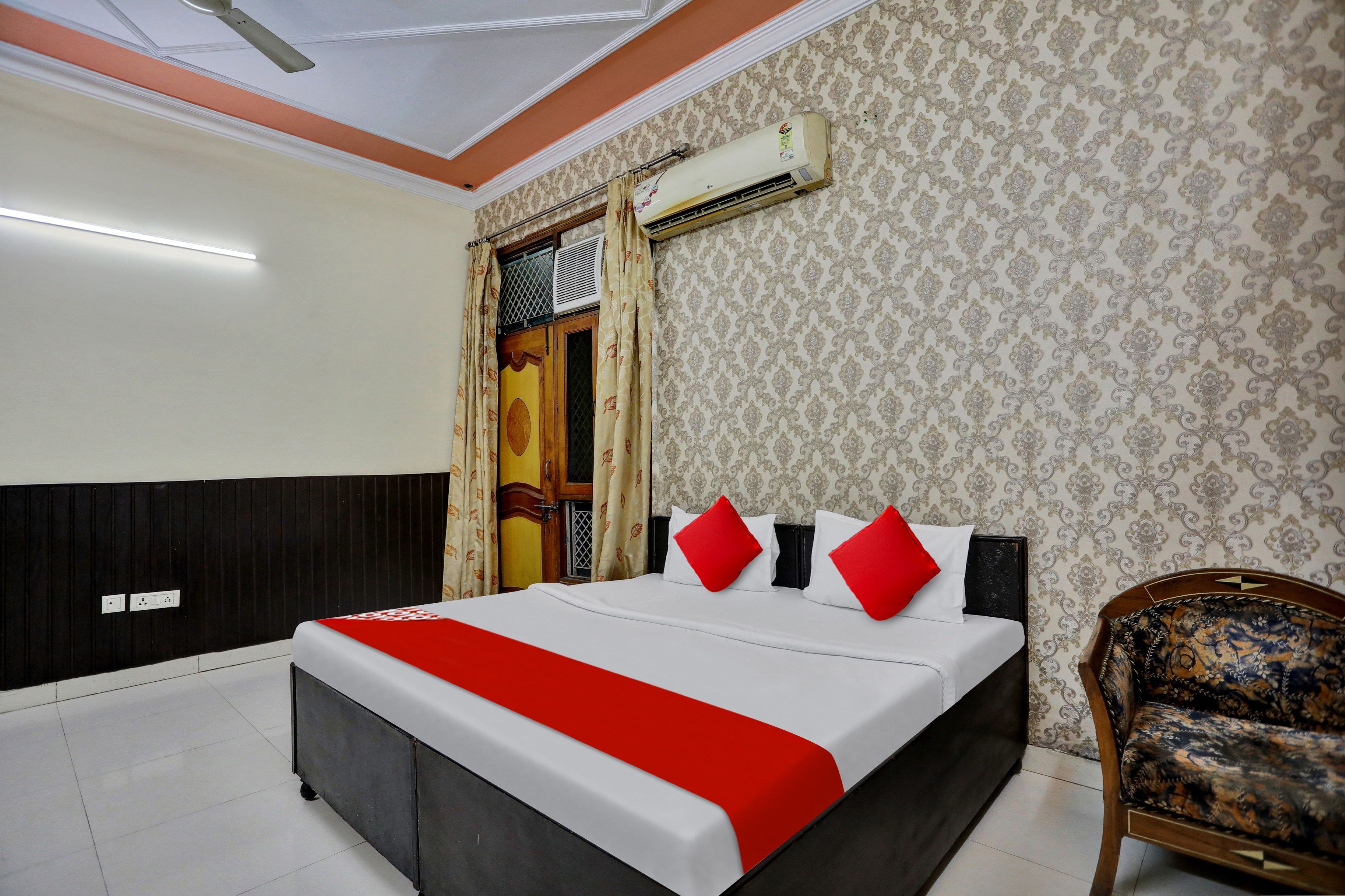 Hotel O GRAND ATHARV PALACE - Tap to explore photos