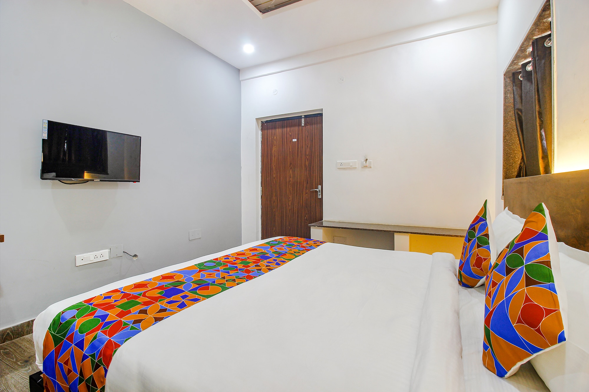 FabHotel Dark Inn - Nr Lanco Hills Road - Tap to explore photos