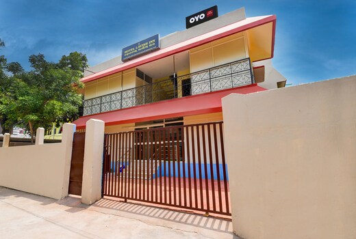 Hotel O LAVISH INN