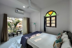 V R Holiday Home Candolim, Goa