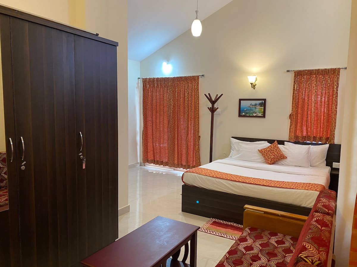 GG Nest executive room with beautiful view -Ooty - Tap to explore photos