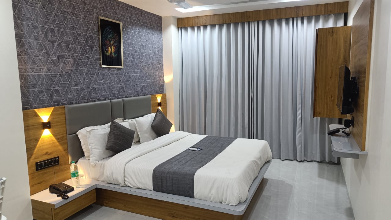 Hotel Shivalik - Tap to explore photos