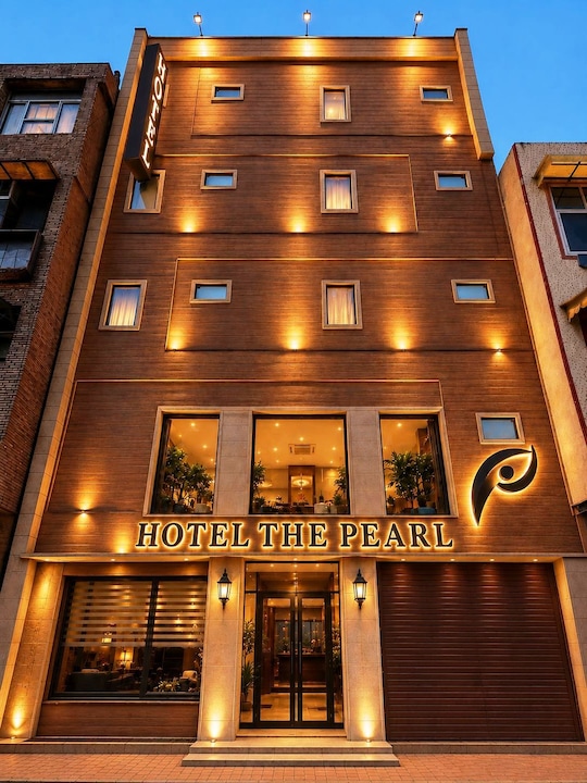 //imgak.mmtcdn.com/pwa_v3/pwa_hotel_assets/default.jpg