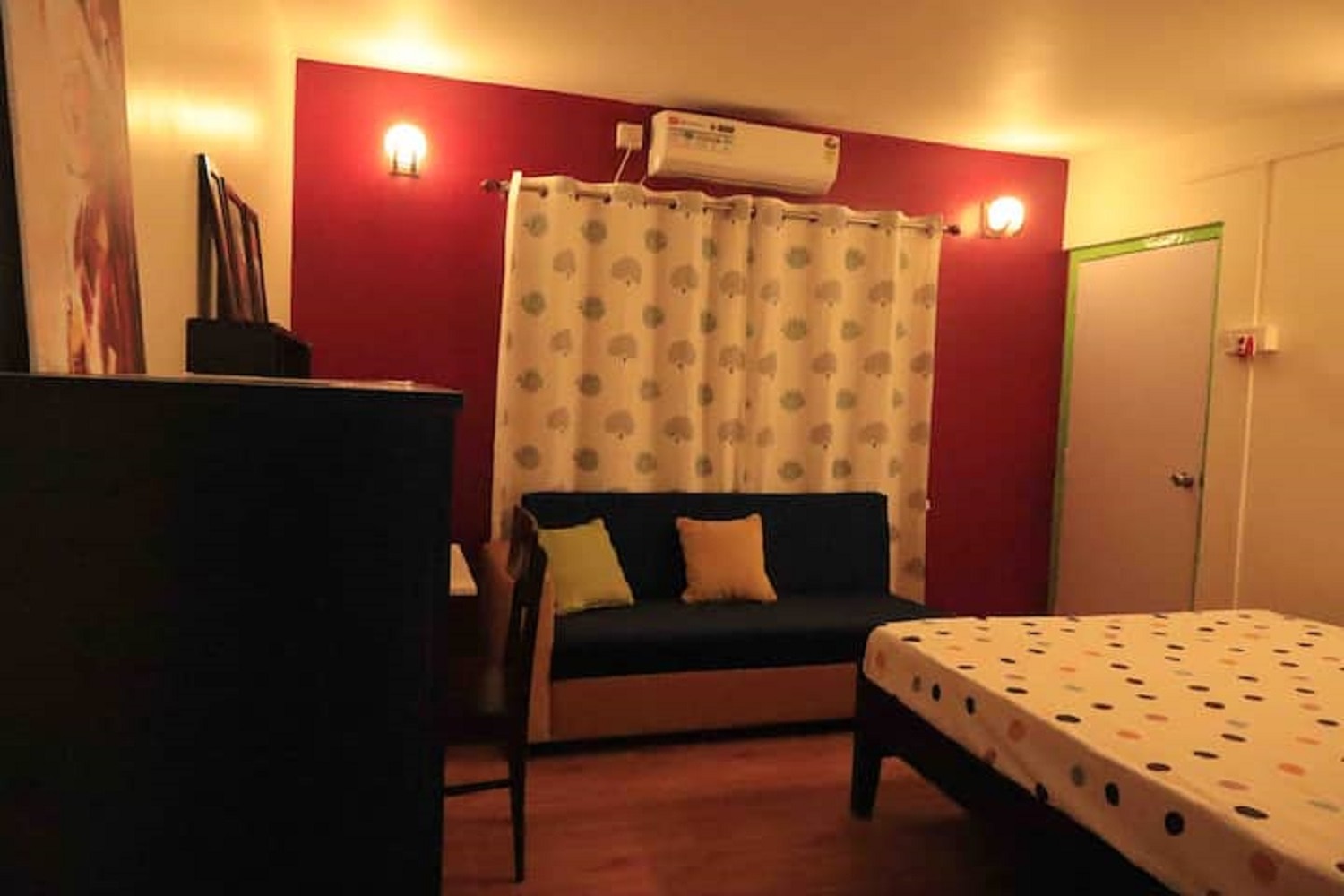 Ulubari Homestay | Rooms with Pvt Kitchen | 7 min walk form Indira IVF - Tap to explore photos