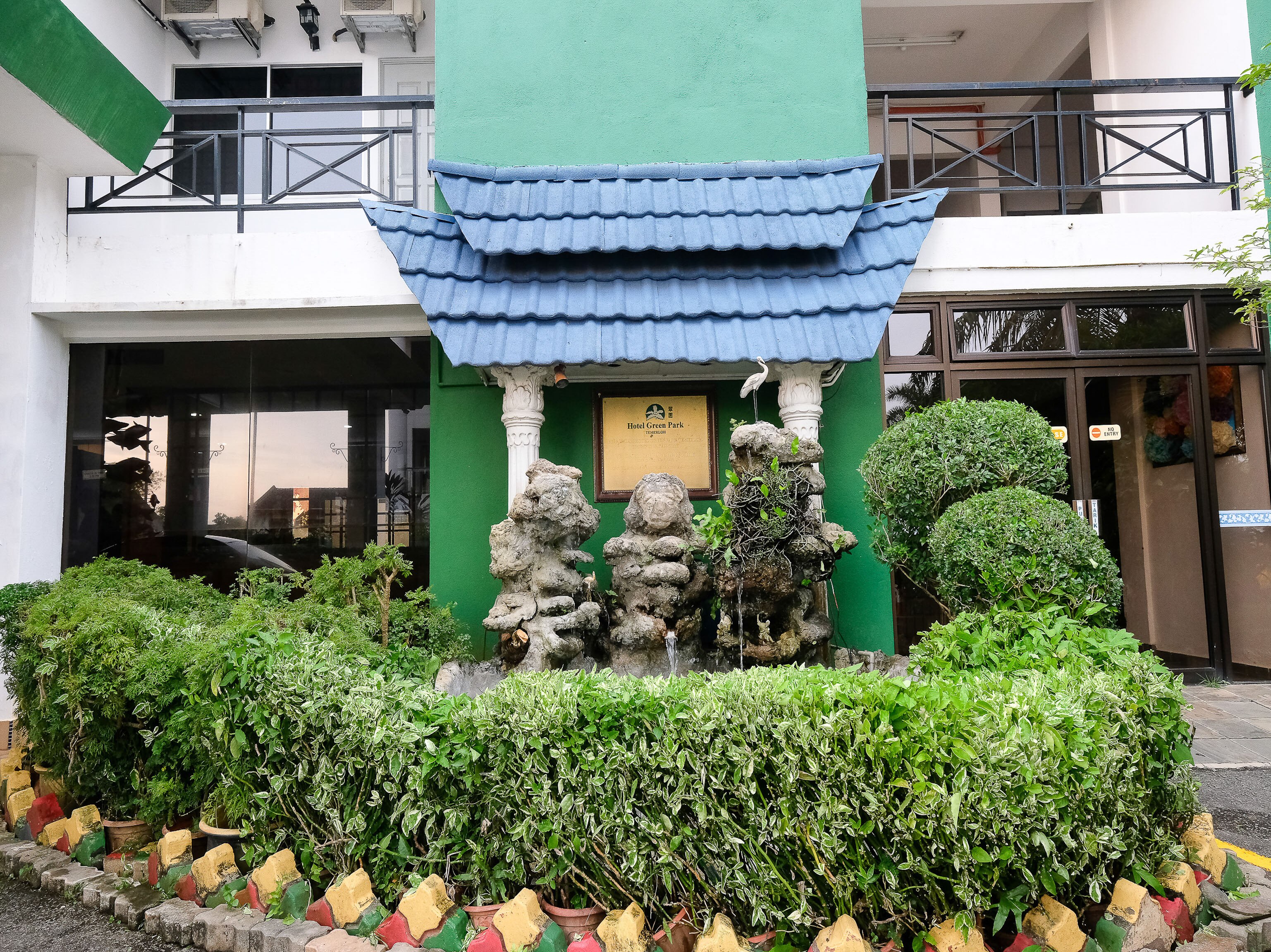 Super OYO 1236 Hotel Green Park - Tap to explore photos
