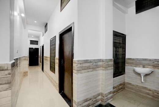 SPOT ON by OYO Hardik Palace