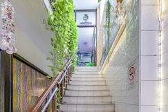 OYO 583 Sweethome Guest House, 