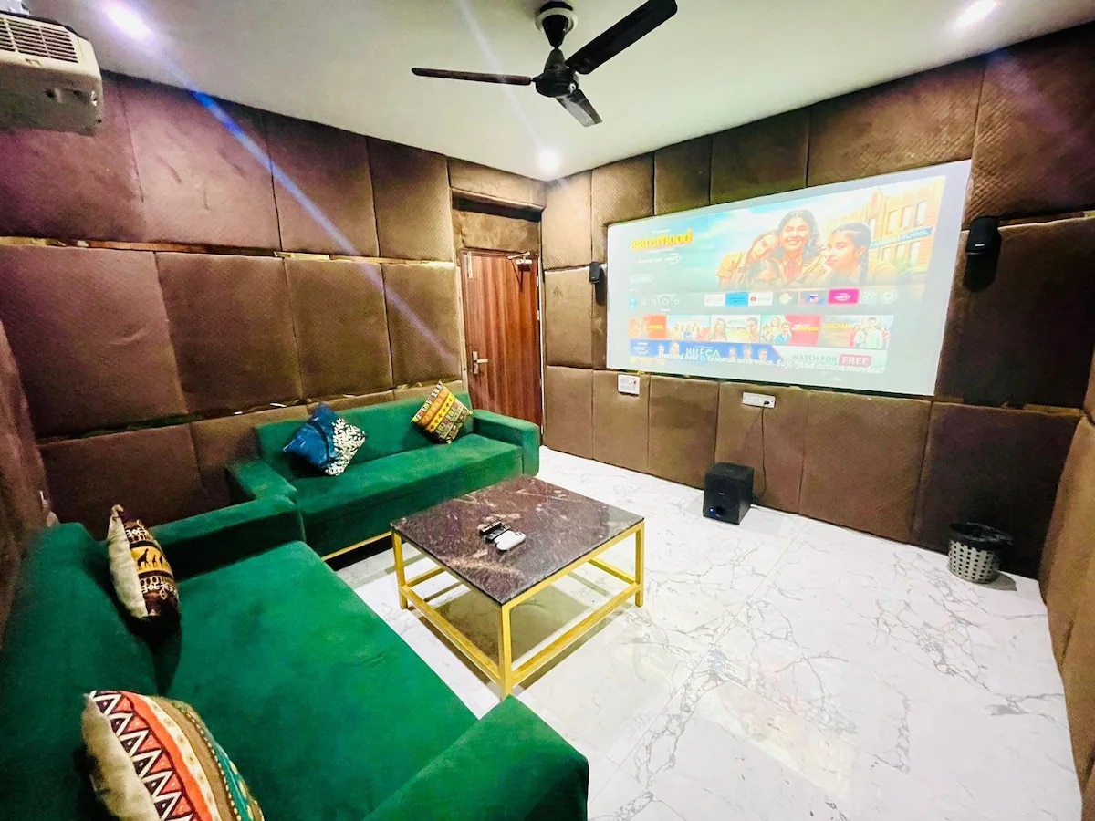 Instay 1429B l 3BHK l Pvt Theater apt relax peaceful family by Instay - Tap to explore photos