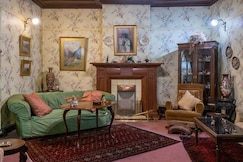 StayVista at Northwood Cottage - A Heritage Retreat, Arki