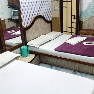 Ricky Dx Guest House - Tap to explore photos