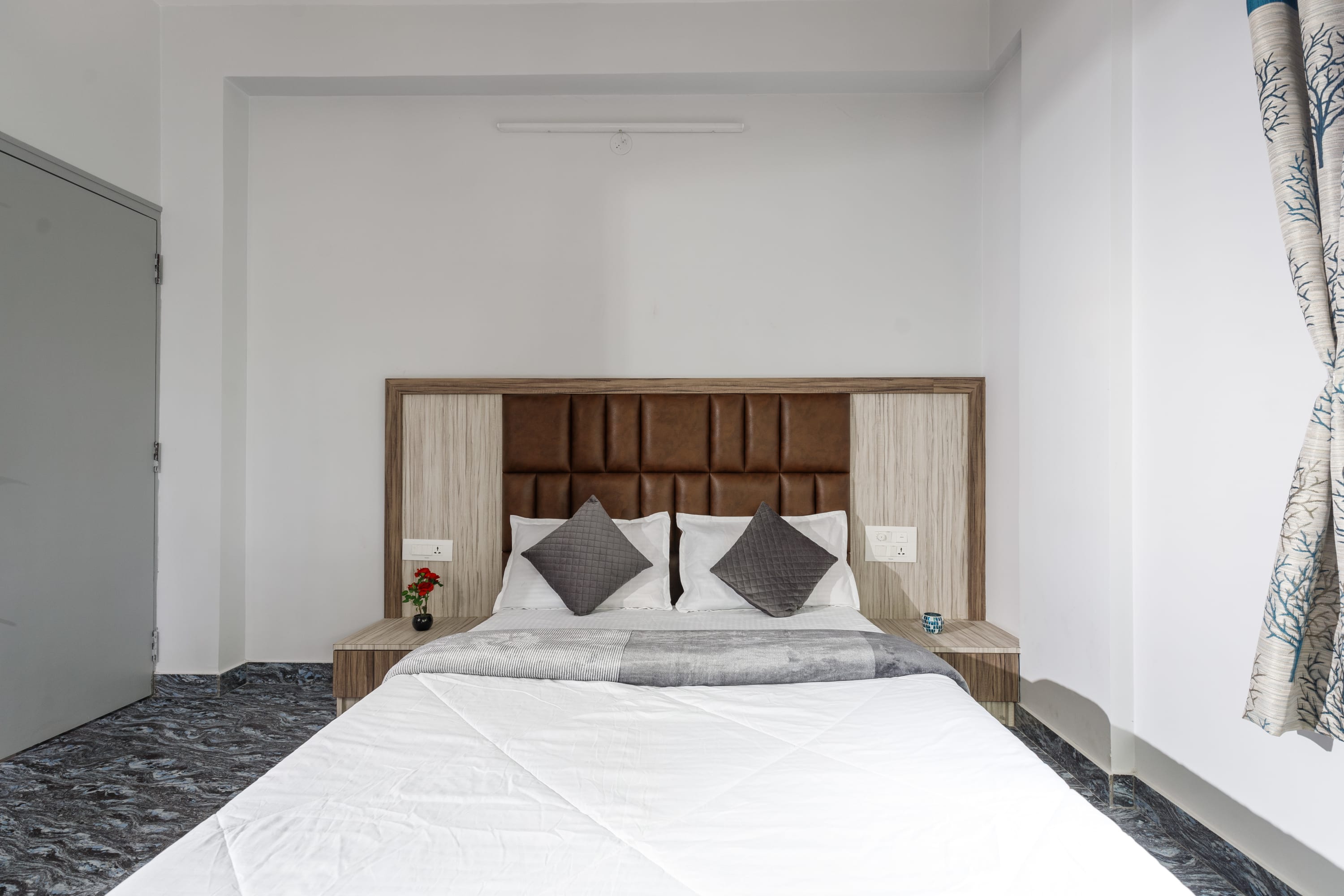 Galaxy 4th Block by Red Olive|Nr HCG Jayanagar - Tap to explore photos
