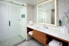 DoubleTree by Hilton Windsor Hotel & Suites, Chatham-Kent