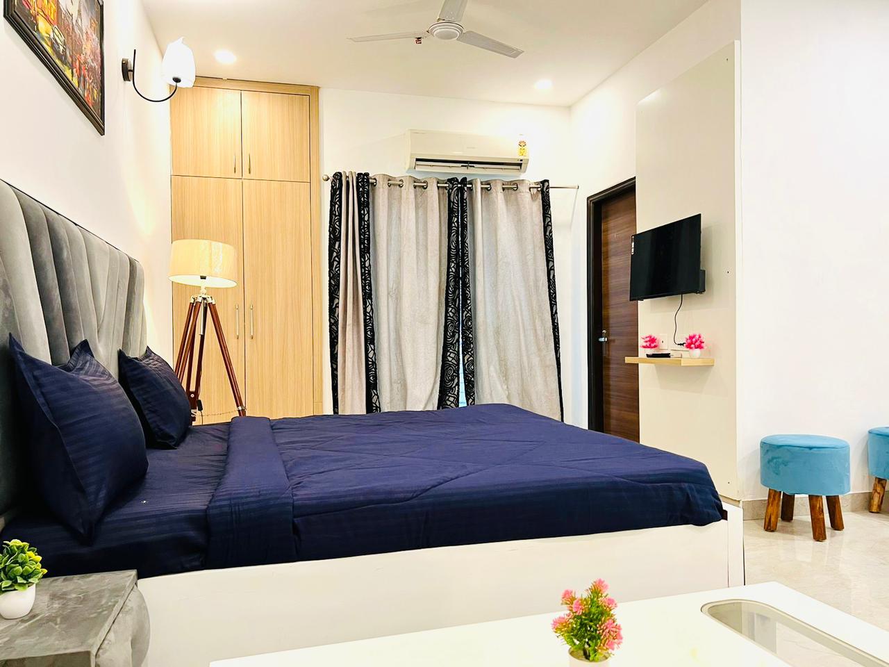 Noida Luxury 2 Bedroom Suite - Tap to explore photos