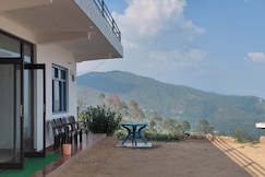 Laxman vila hilltop retreat, Binsar