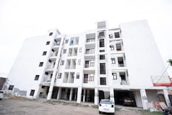 2 Bedroom Flat with Covered Parking, Delhi