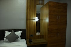 Vinayak Hotel & Restaurant, Dumka