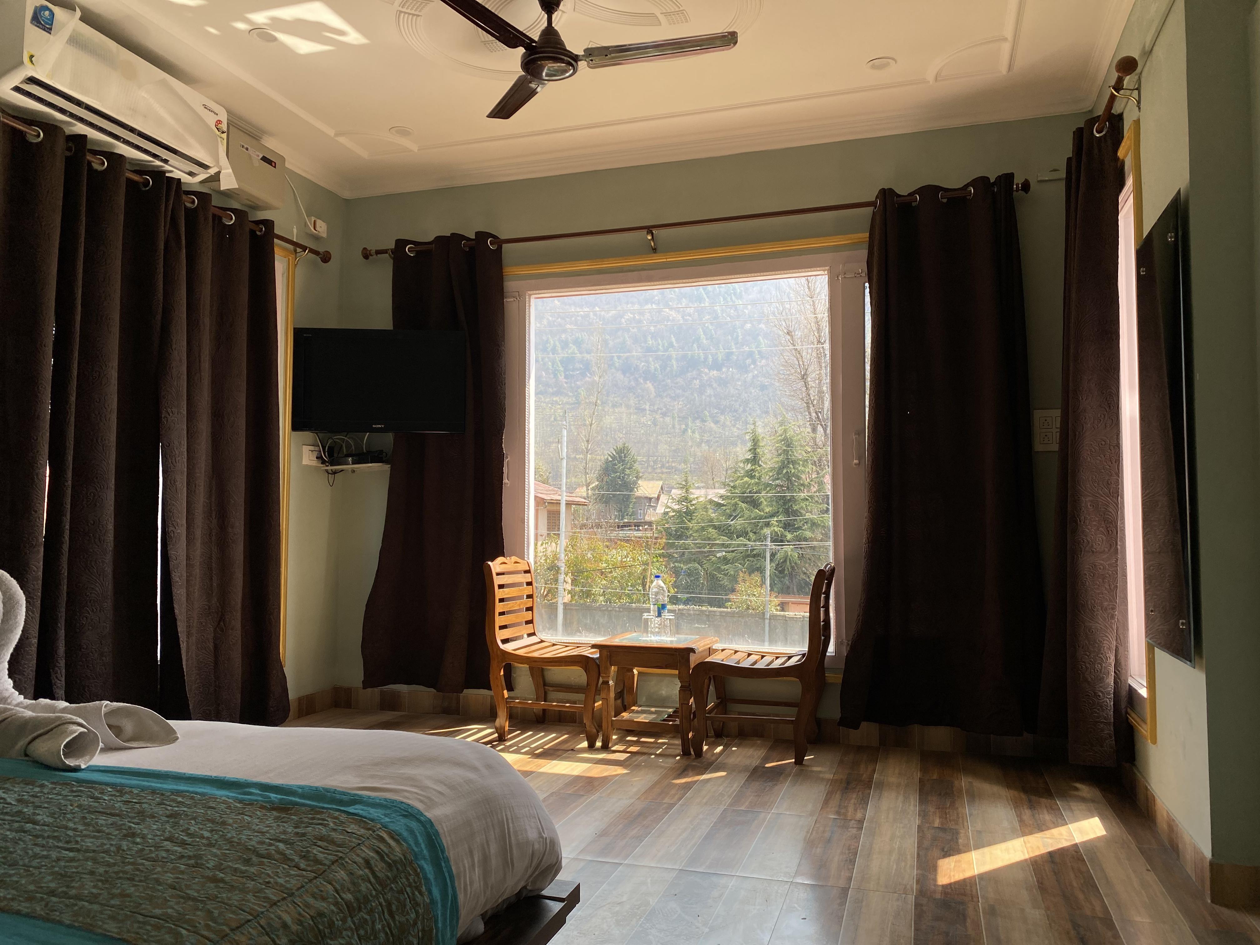 Hotel Northland Residency - Tap to explore photos