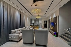 Velouria 4BHK with Jacuzzi by TensorStays, Lonavala