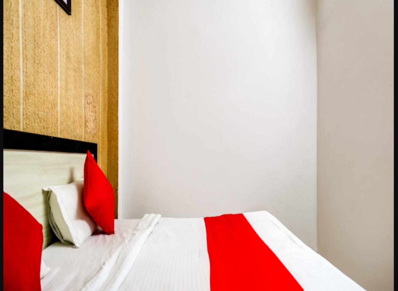 PANKAJ GUEST HOUSE - Tap to explore photos