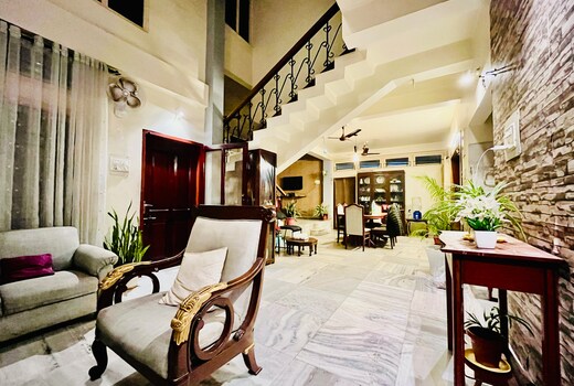 Boruah Villa | 8 Min Walk From Down Town Hospital 