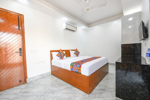 FabHotel The Cozy Cloud