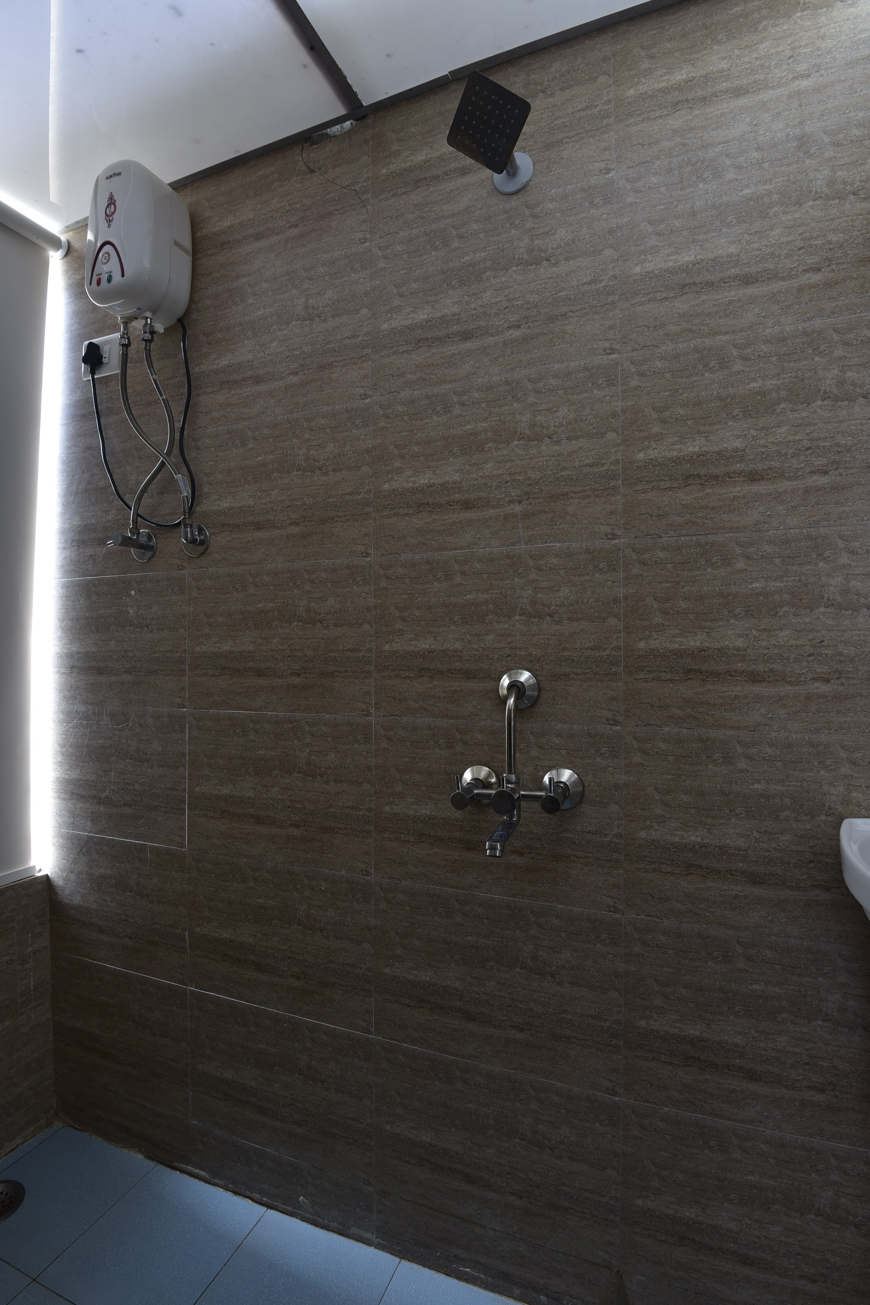 Hsquare Mahim Apartment A - Tap to explore photos