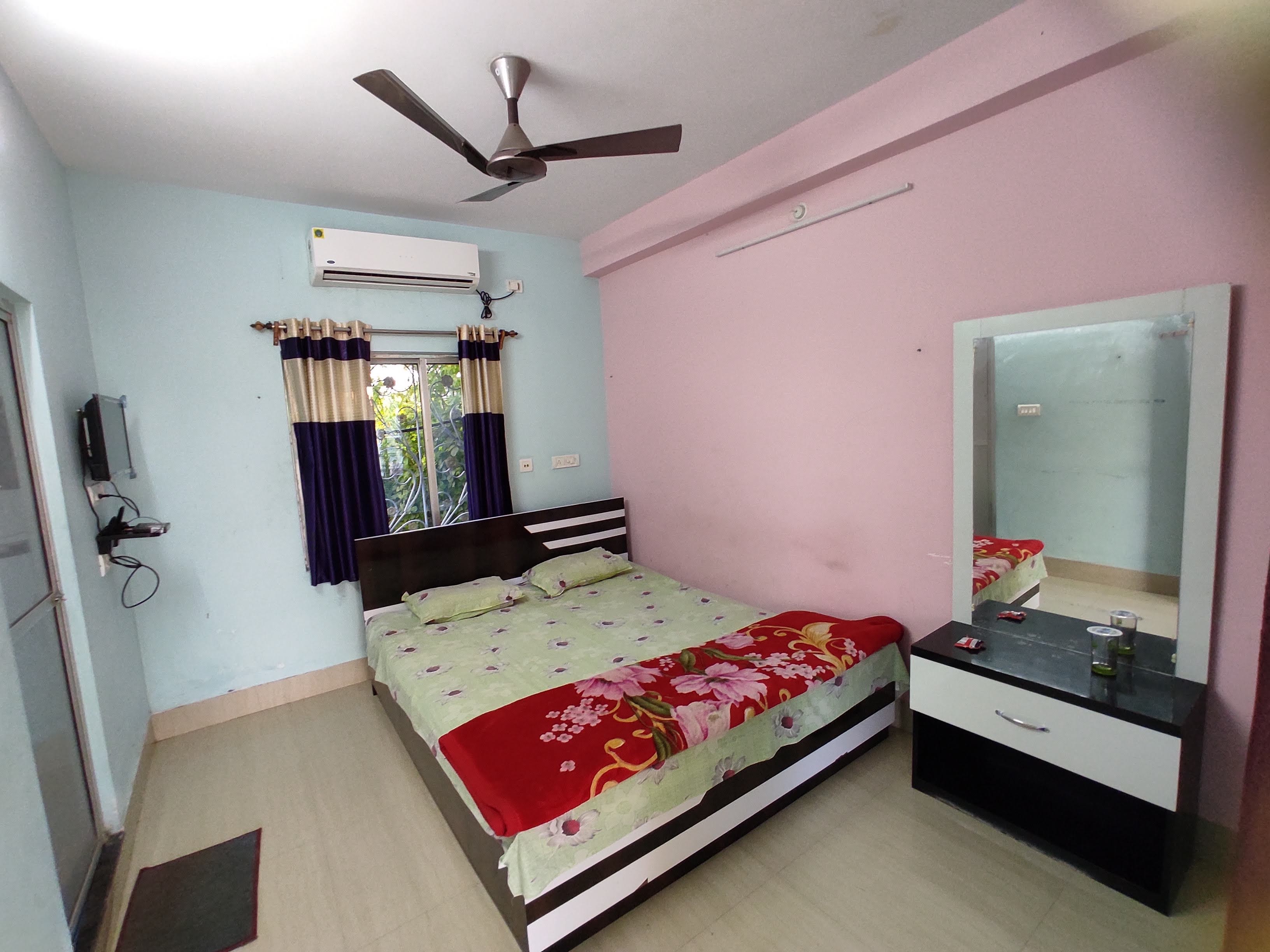 Gangasagar Das Guest House - Tap to explore photos
