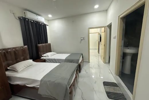 1 AC ROOM with Hall &attached Bathroom