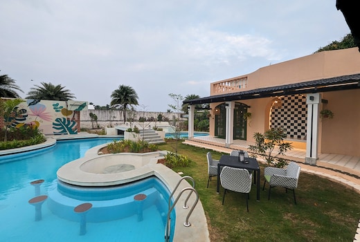 Isles Luxury Beach B&B by LuxUnlock Private Villas