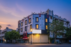 FabHotel Ten Eleven, Indore