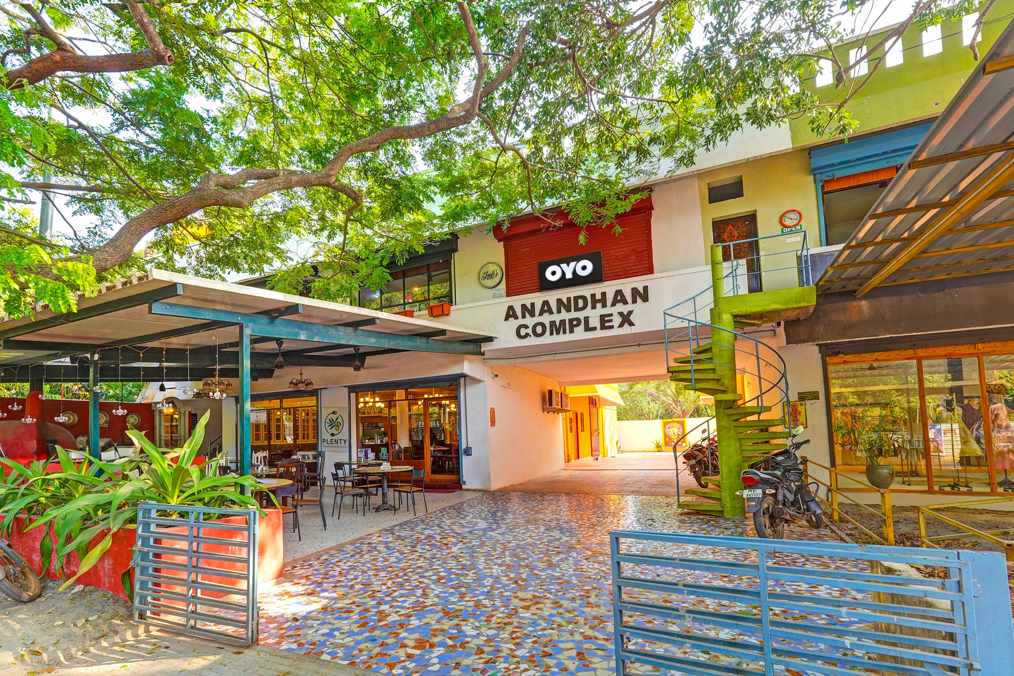 Hotel O DHANAS BEST AMBIENCE - Tap to explore photos