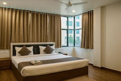 Hotel Seasons, Dewas