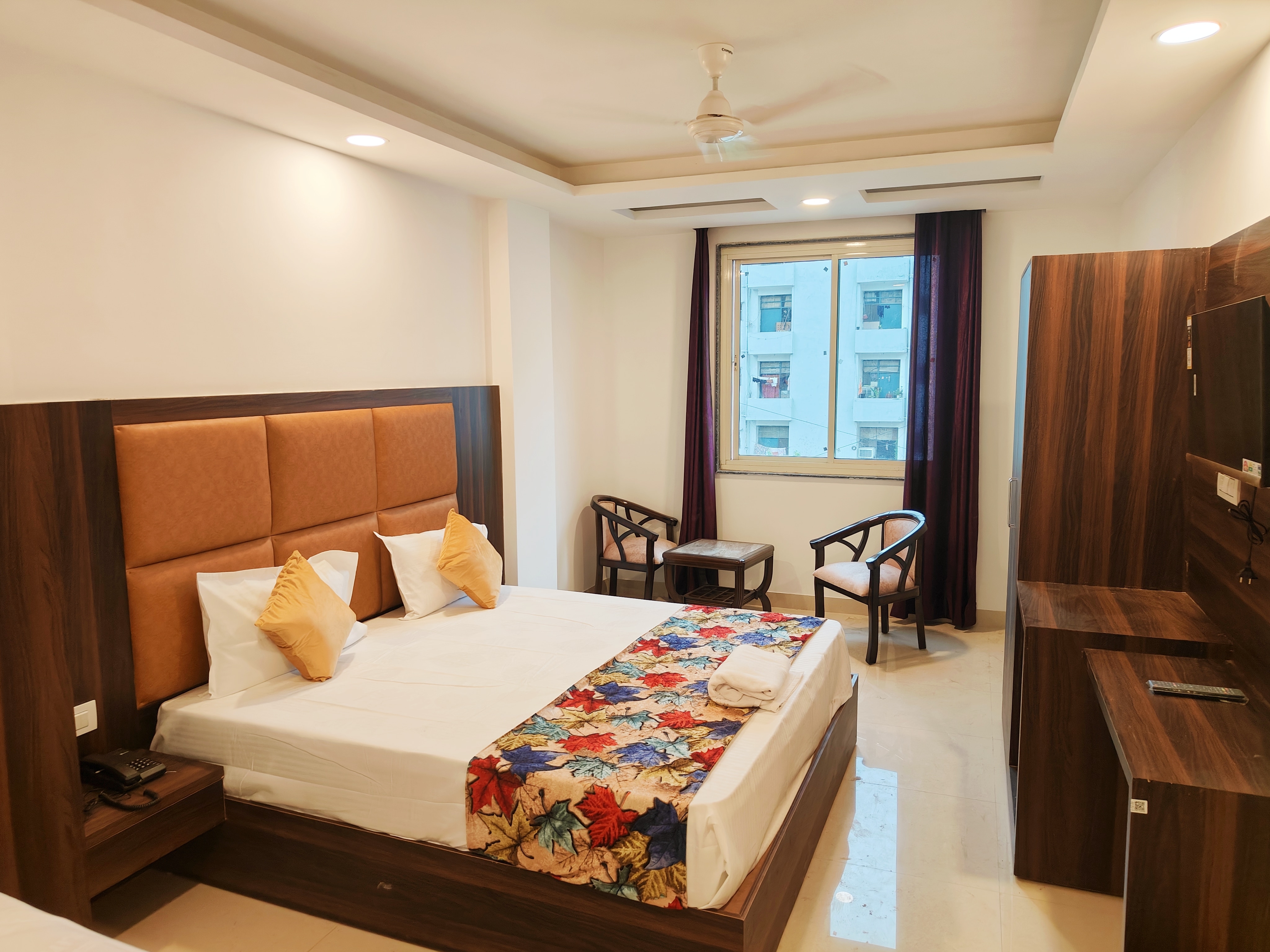Hotel Krone Mahipalpur Near IGI Airport - Tap to explore photos