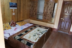 Lateef guest house , Srinagar