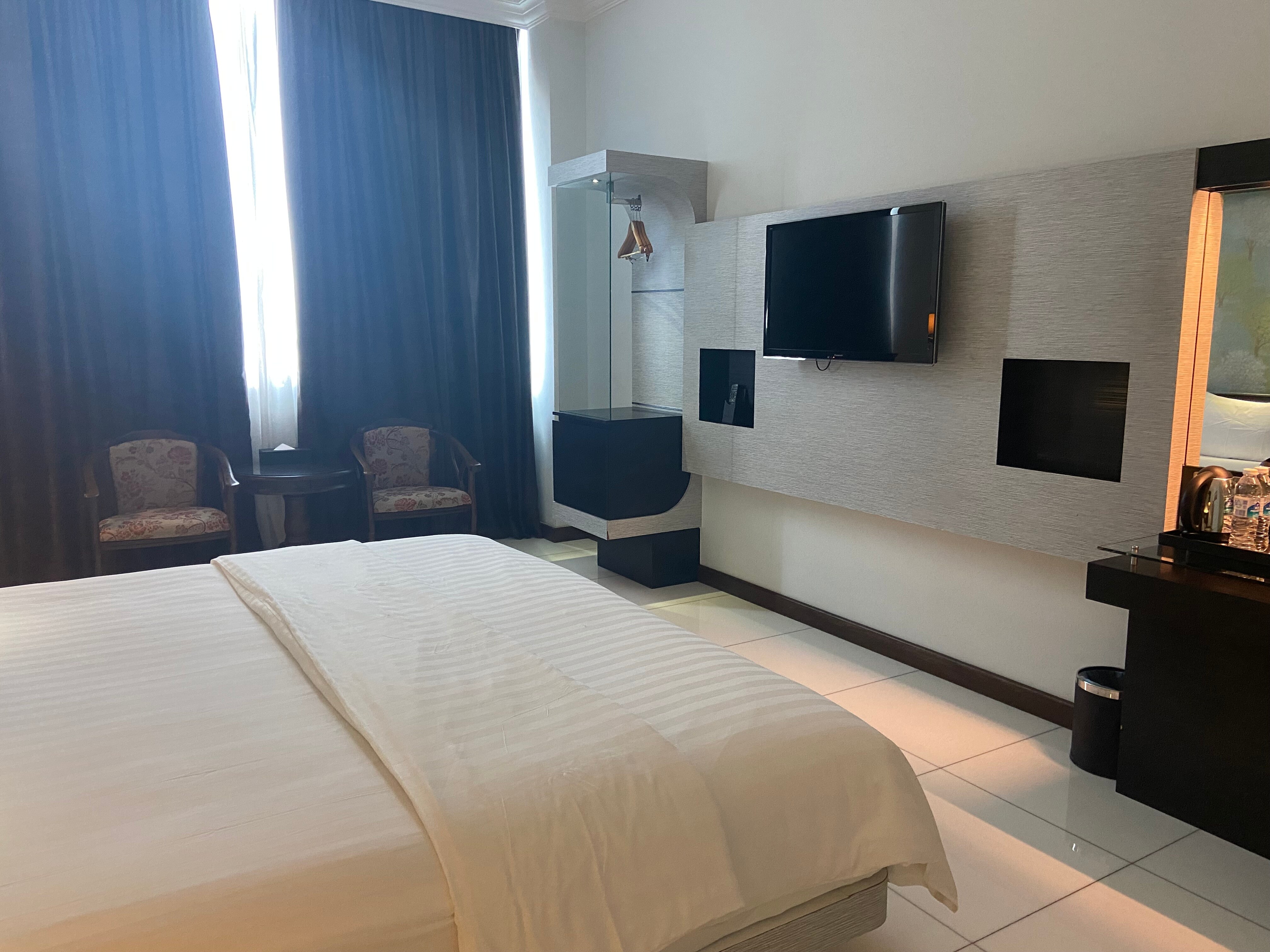 OYO 90934 Tong Villion Hotel - Tap to explore photos