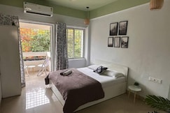 Ozone: Pvt Studio w Balcony in KP| Near Osho, Pune