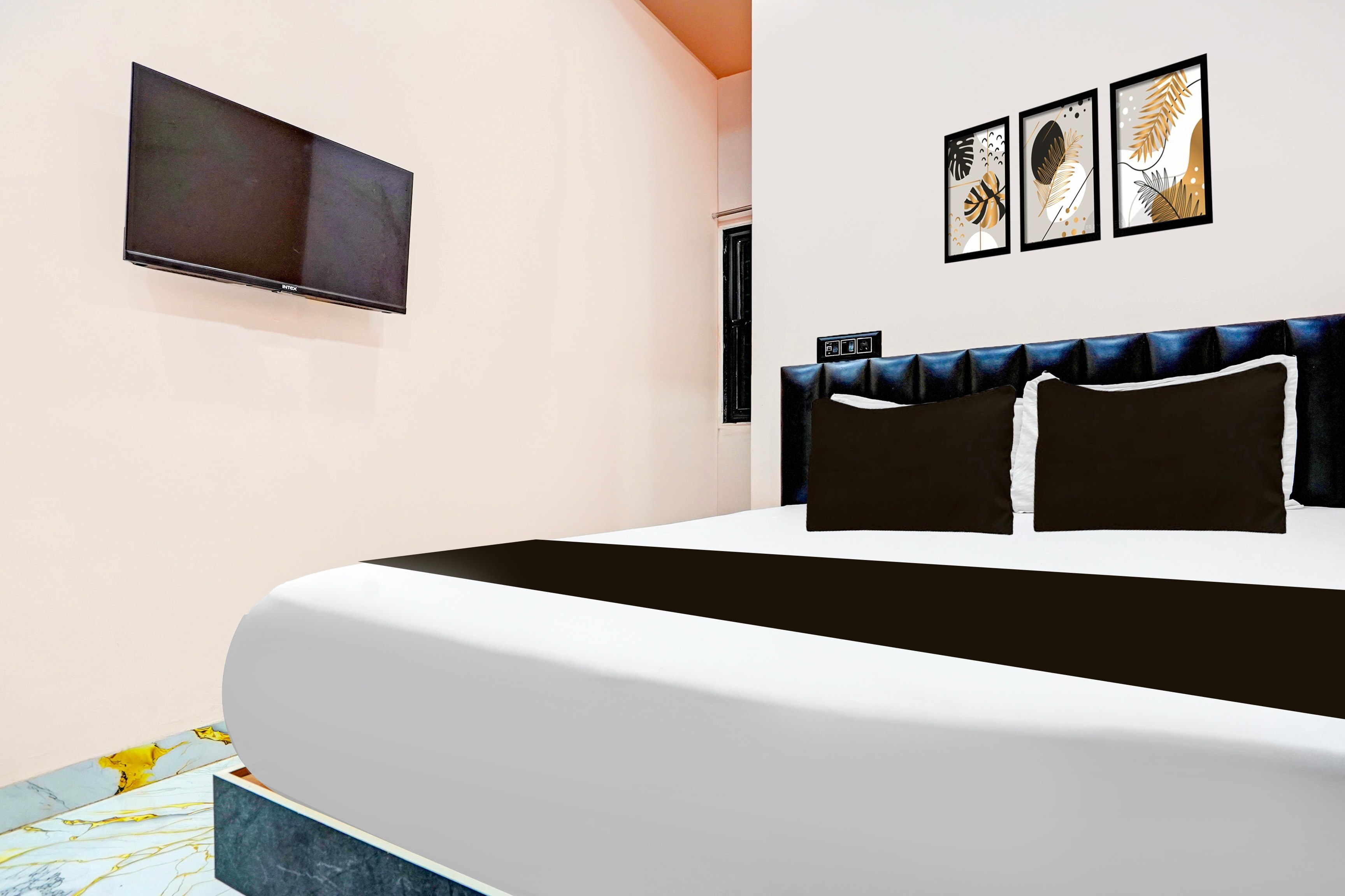 SPOT ON The hotel sogo - Tap to explore photos