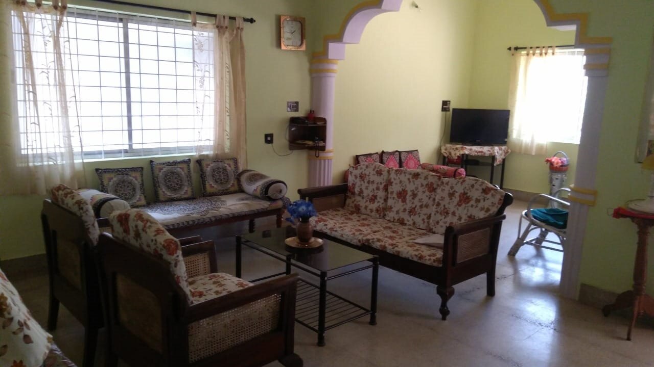 Ben's Serene HomeStay - Tap to explore photos