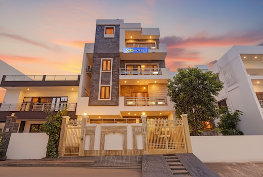 FabHotel Casa Residency