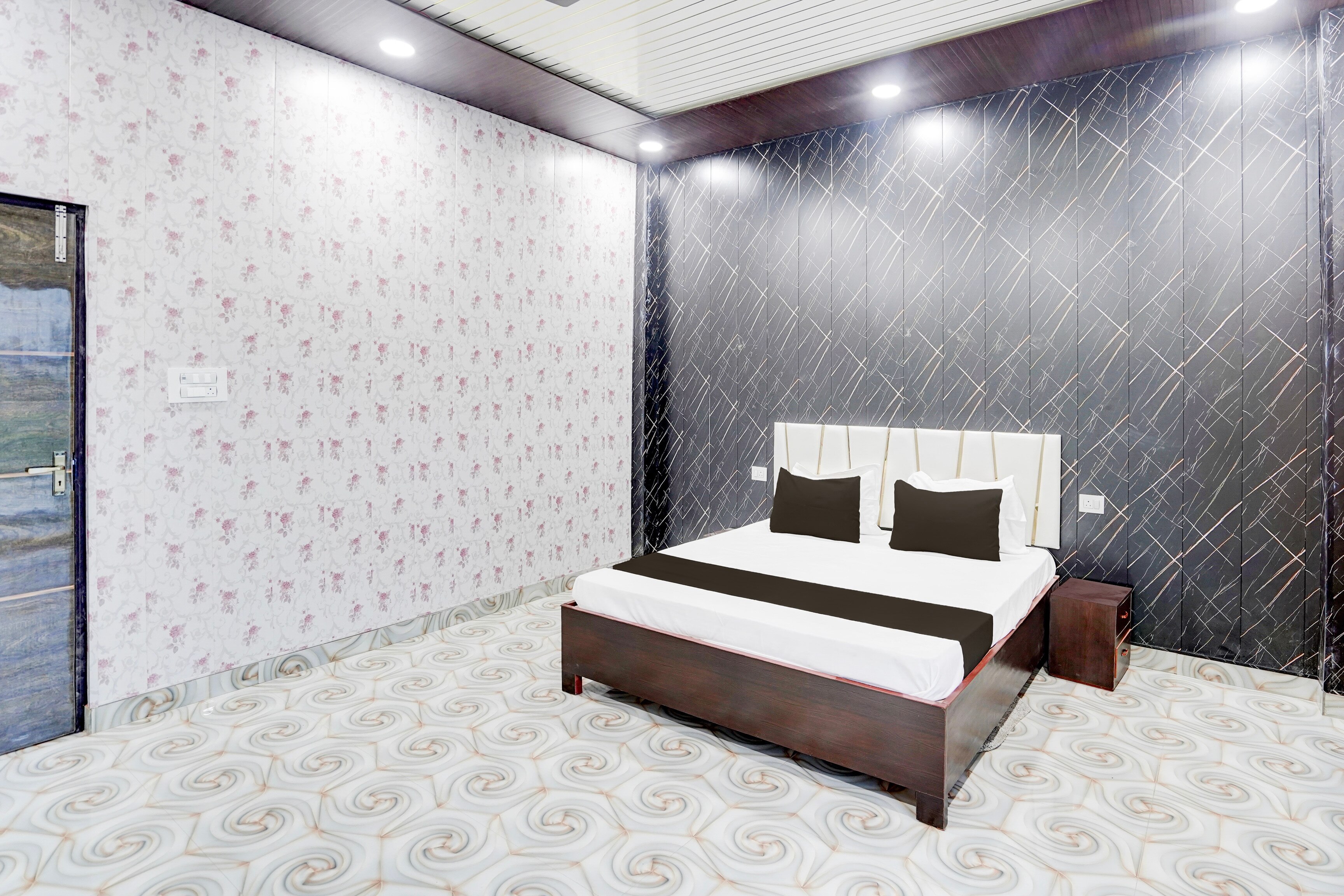 Hotel O Kanha Paradise Hotel & Resort - Tap to explore photos