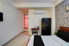 Collection O Umen Hotel Noida City Center Metro Station, Noida