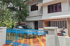 Anaswara 4 BHK Home near Punkunnam Railway Station, Guruvayur