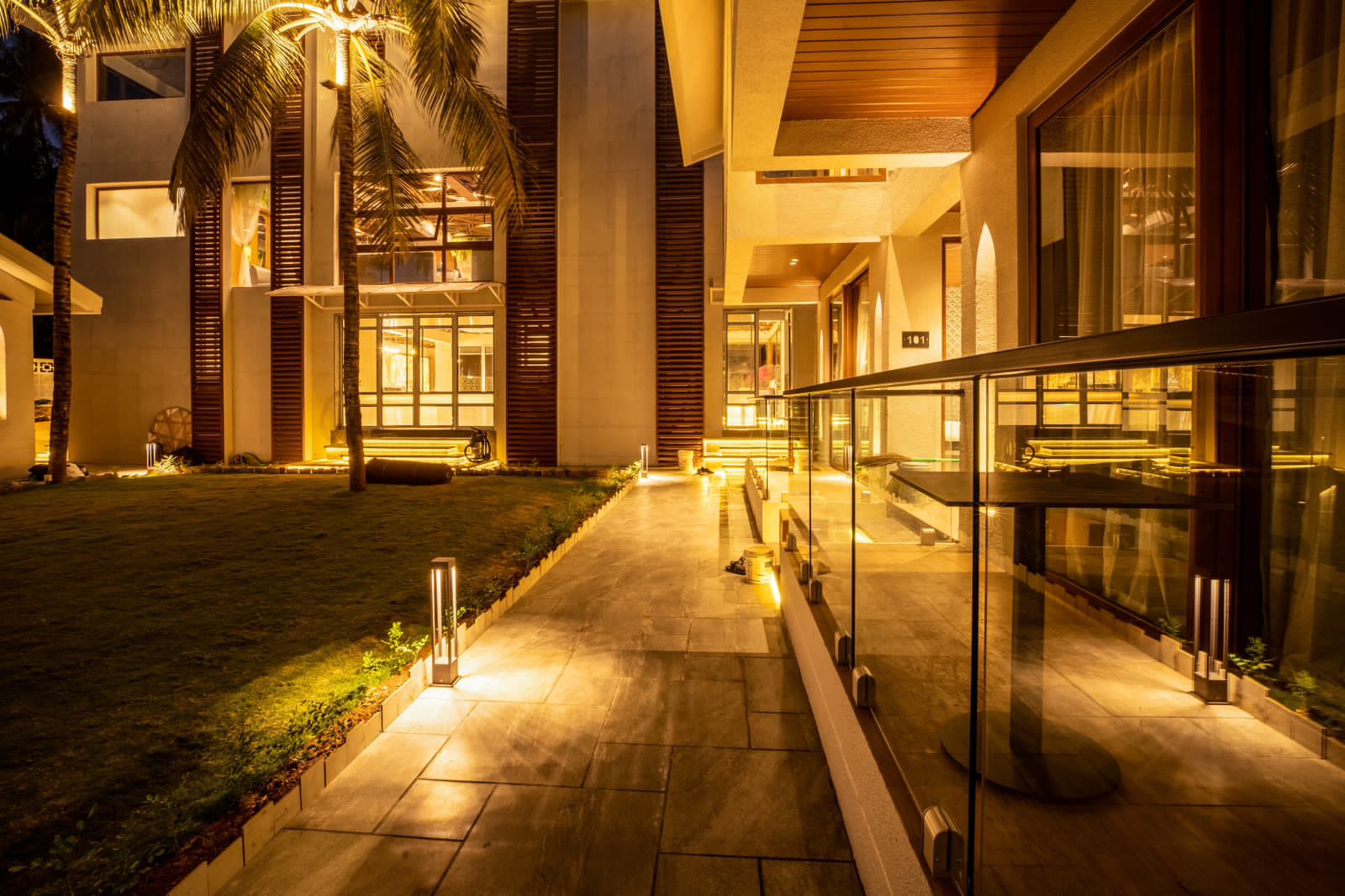 Casa Mae Luxury Resorts and SPA - Tap to explore photos