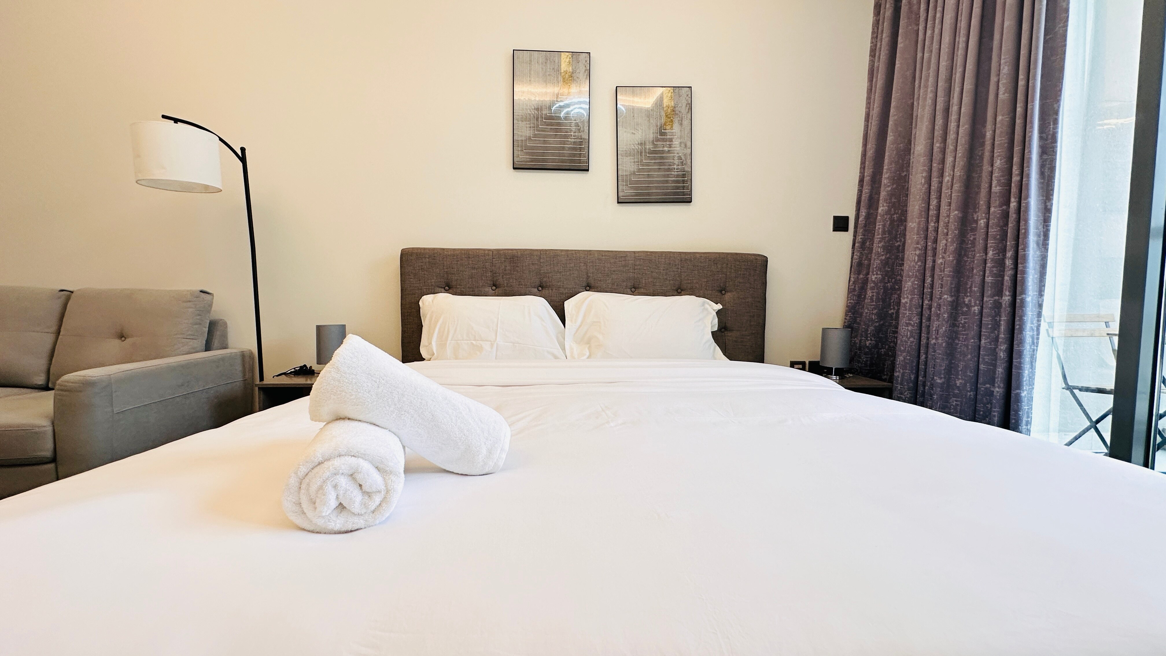 Luxury Studio Apartments Business Bay With Balcony and Free parking by Belvilla - Tap to explore photos