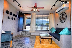 Spatii by the ganges, Rishikesh