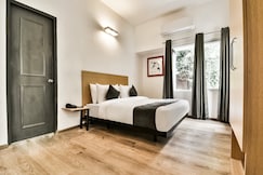 Super Townhouse Menka, Nawada