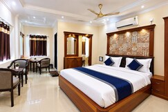 Hotel Naveed Residency (Near Bus Stand & Railway station), Anantapur